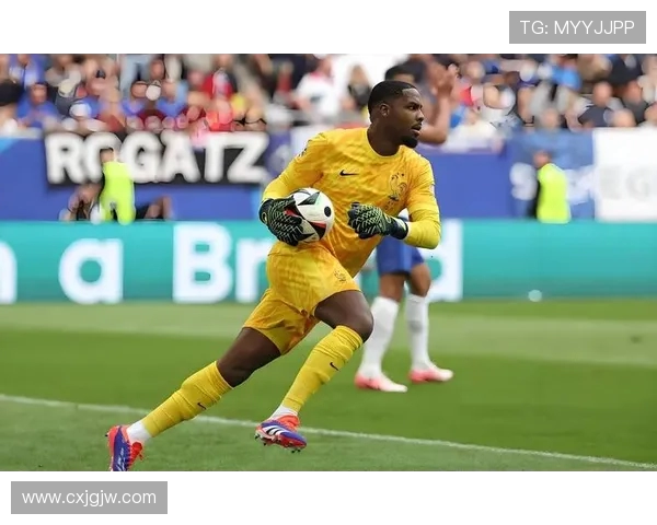 桑切斯对阵维拉全场6次扑救83%传准展现门将价值高空接球稳健表现